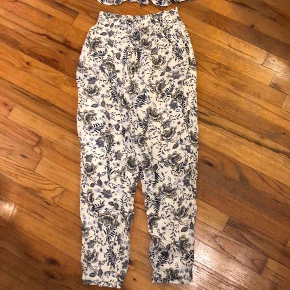 Two piece set - Picture 3 of 3